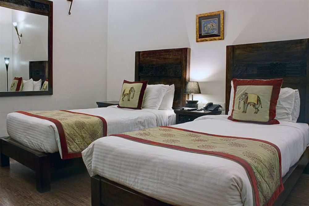 Devraj Niwas Hotel Jaipur Buitenkant foto