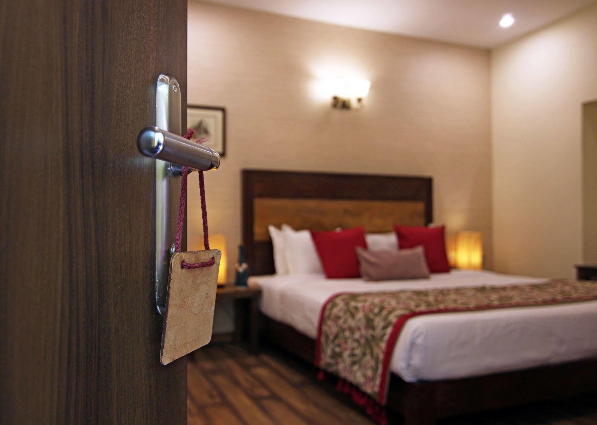 Devraj Niwas Hotel Jaipur Buitenkant foto