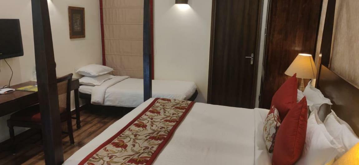 Devraj Niwas Hotel Jaipur Buitenkant foto